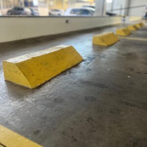 Batente mecânico para estacionamento